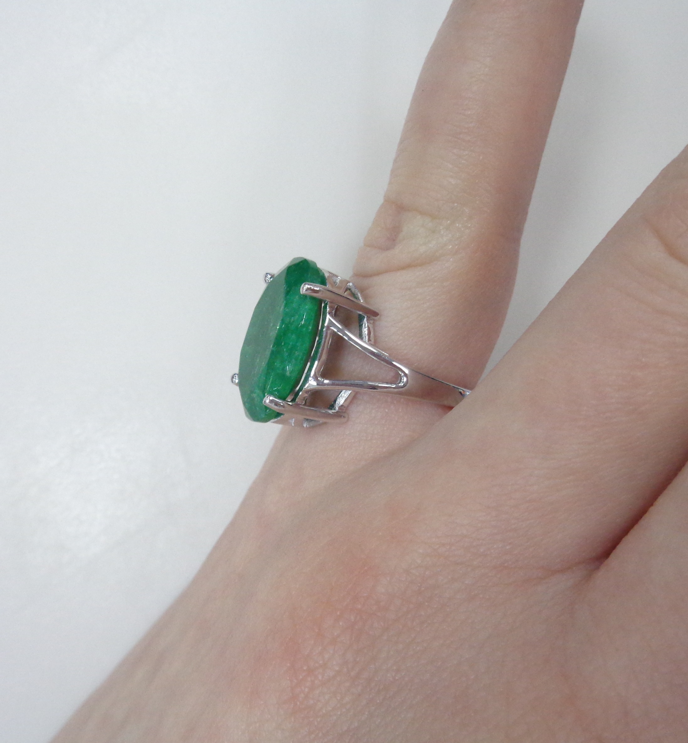 Серебряное кольцо с бериллом